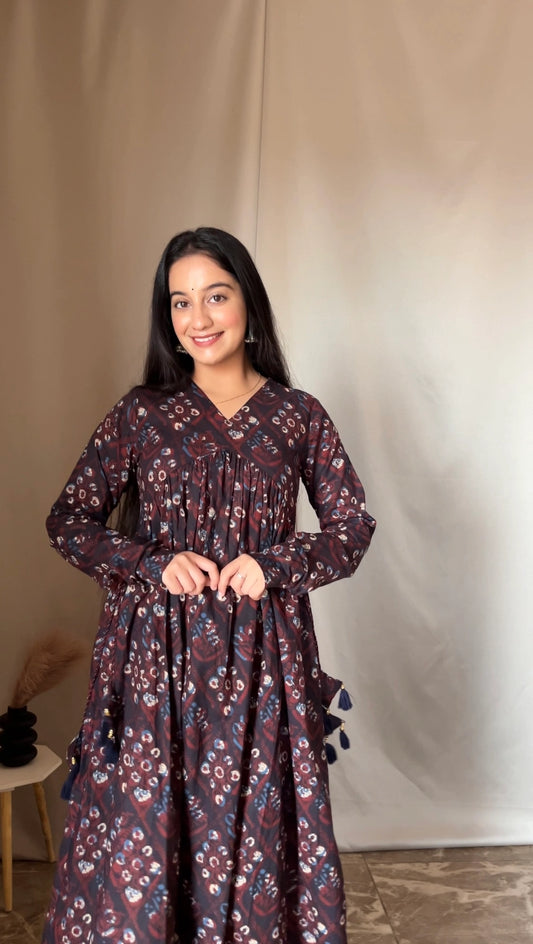 Reyya Black Gathered Sleeves Anarkali Set