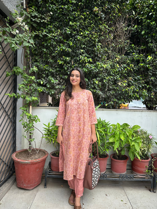 Gulabi Buta Cotton Kurta Set
