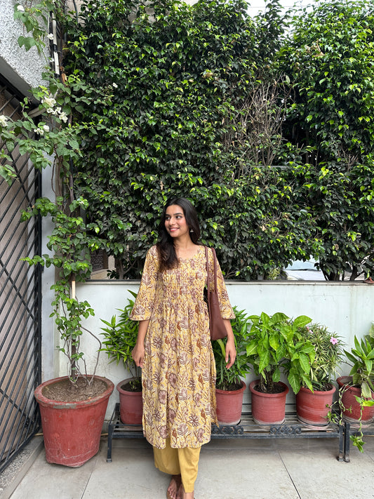 Ambar Phool Cotton Kurta Set