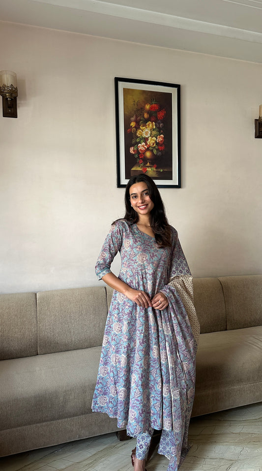 Aabroo Anarkali Suit Set