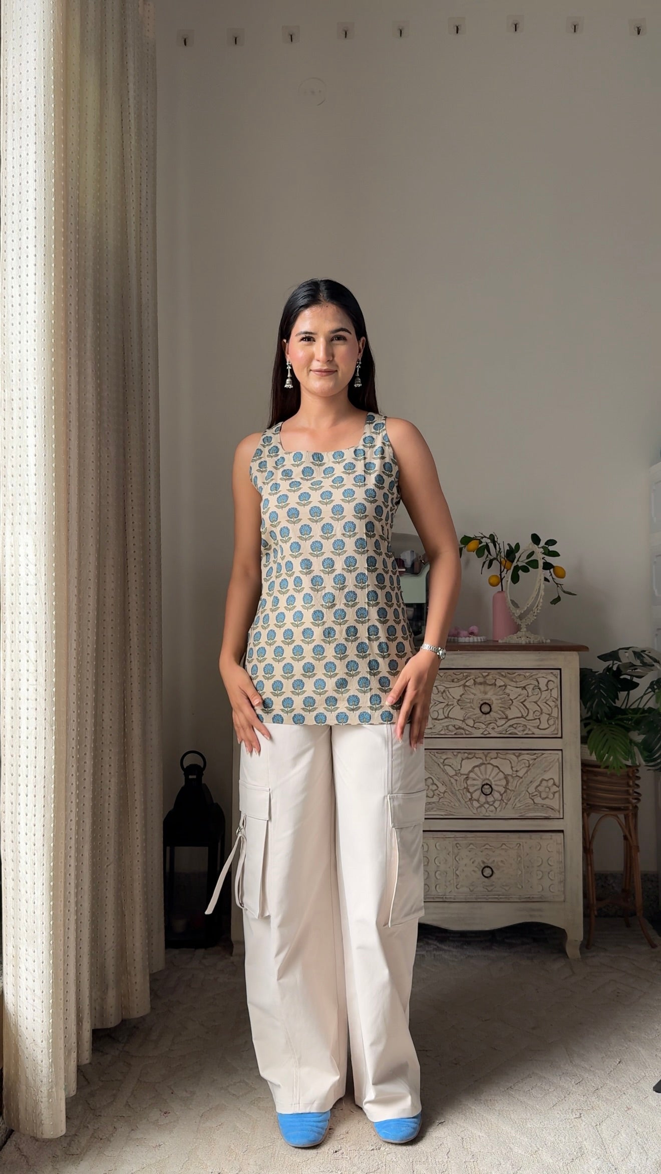 Vamika Detachable Sleeve Top
