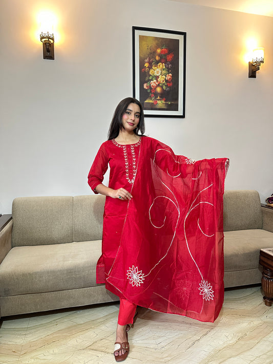 Rubi Riwayat Suit