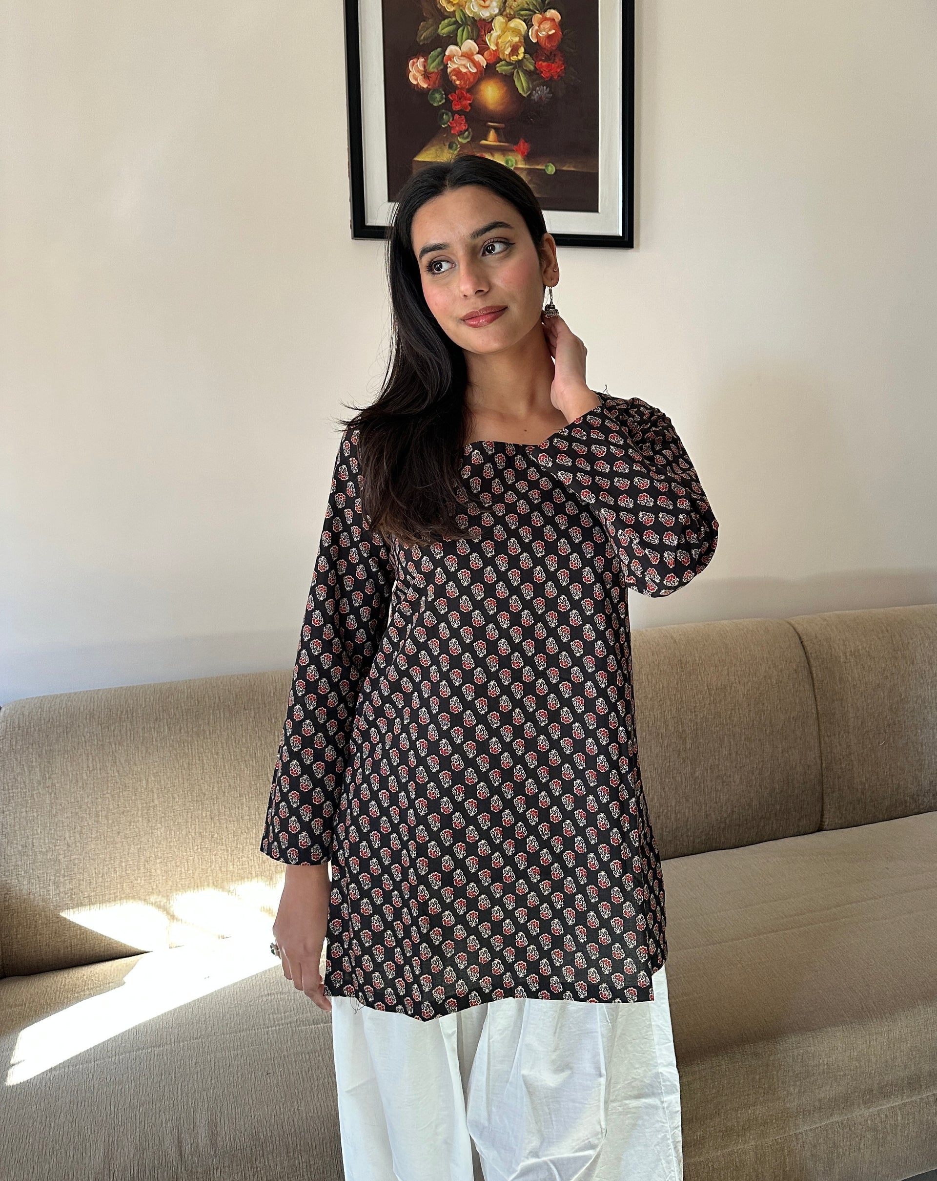 Nazakat Noir Top