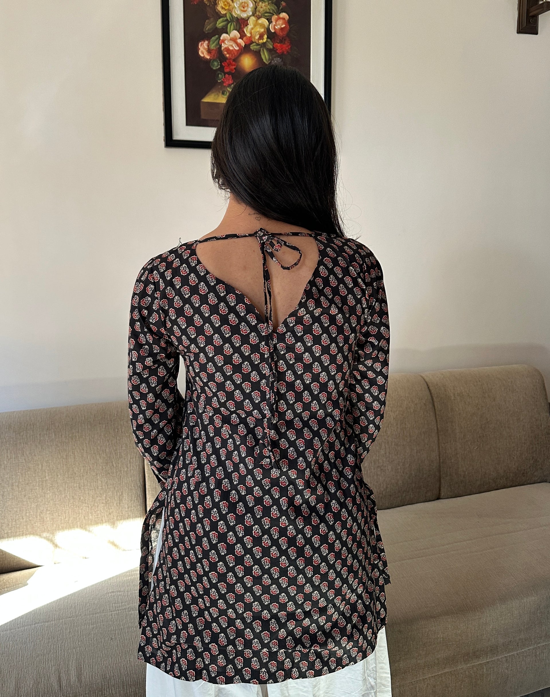 Nazakat Noir Top