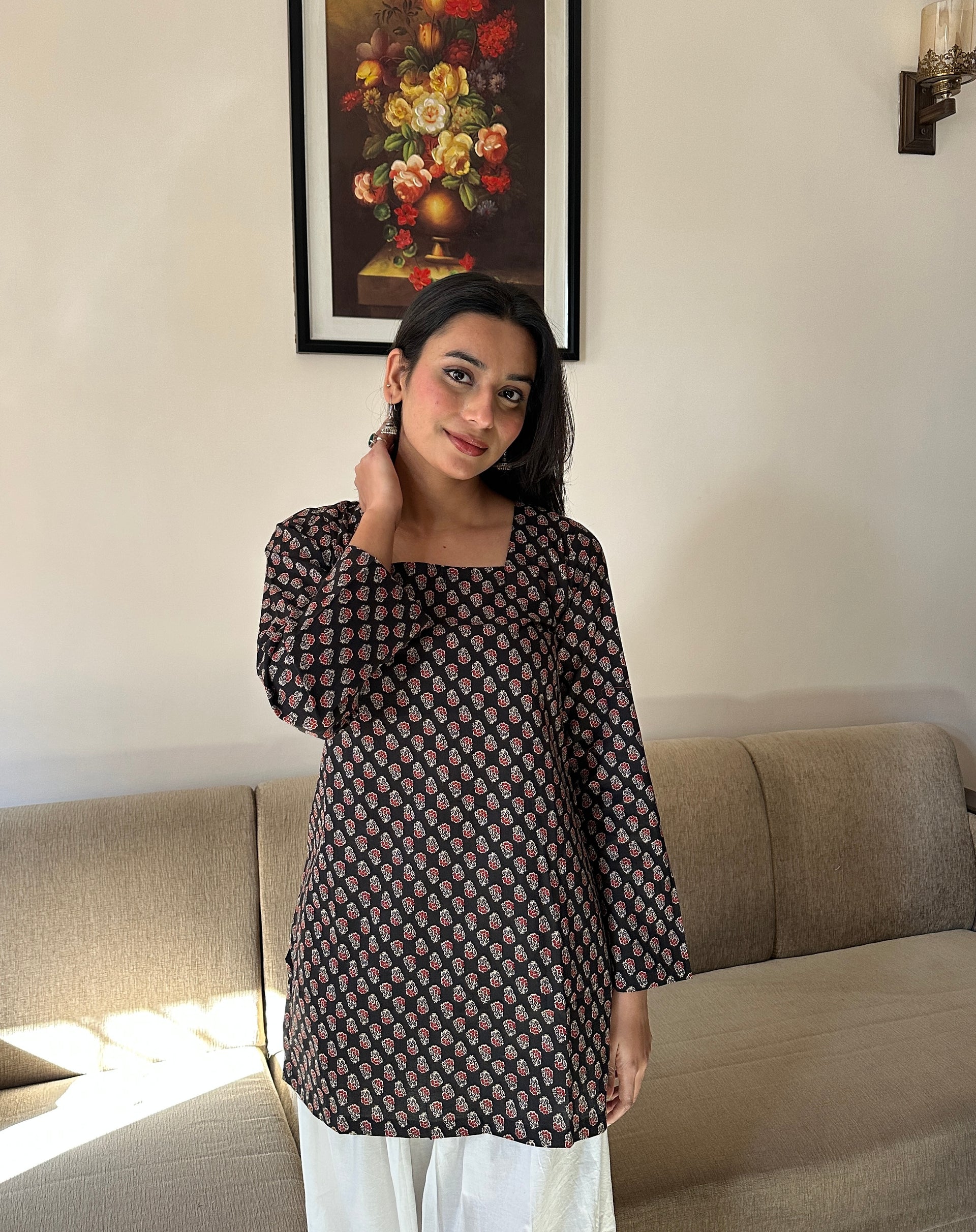 Nazakat Noir Top