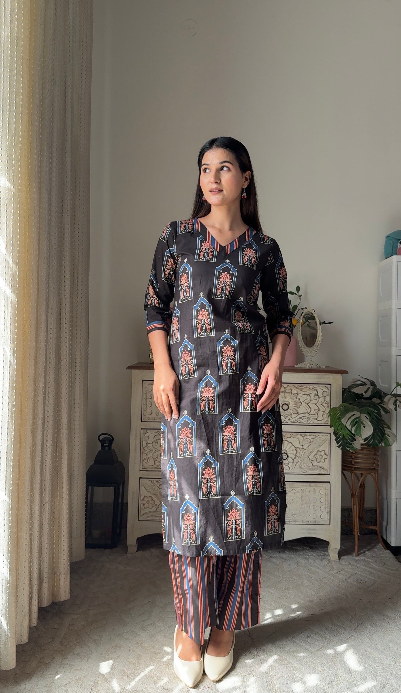 Midnight Jharokha Kurta Set