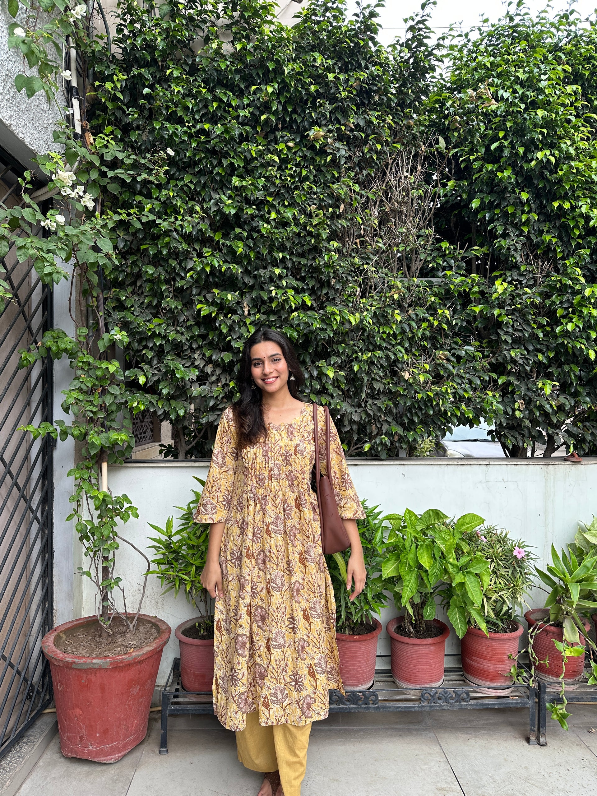 Ambar Phool Cotton Kurta Set