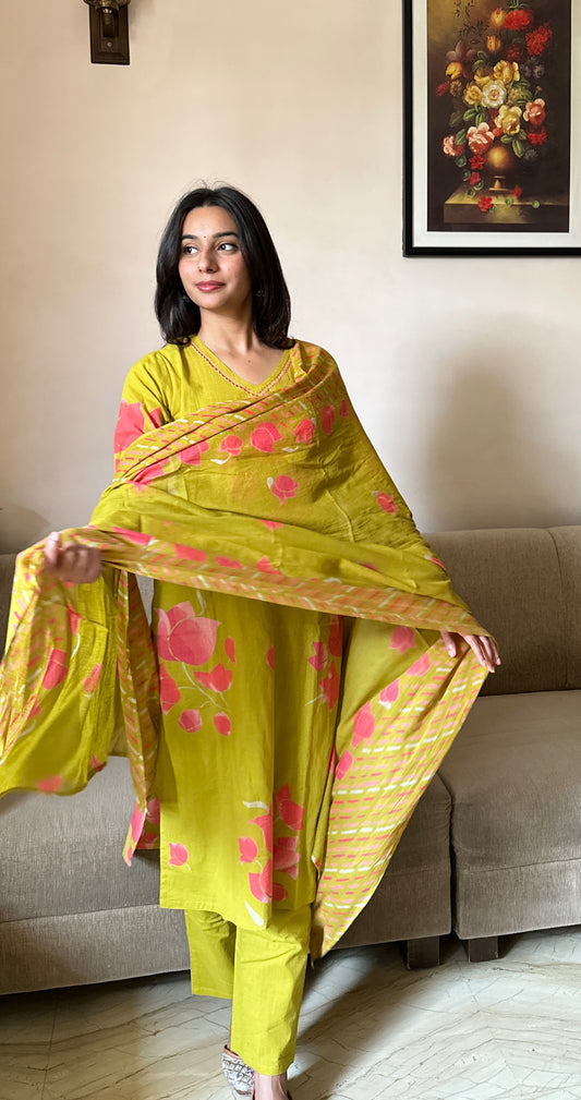 Prisha (प्रीषा) -Floral Printed - Suit Set with Dupatta - Pure Cotton