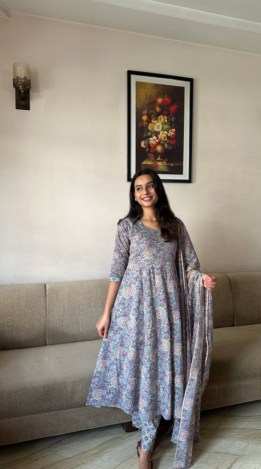 Aabroo Anarkali Suit Set