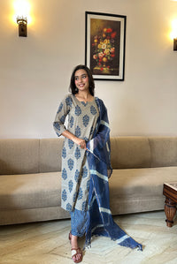 Vamika Suit Set