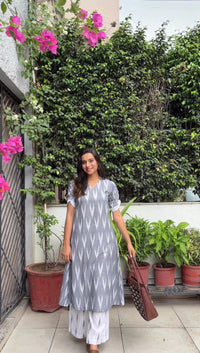 Shvet Ikat Grey Cotton Kurta Set
