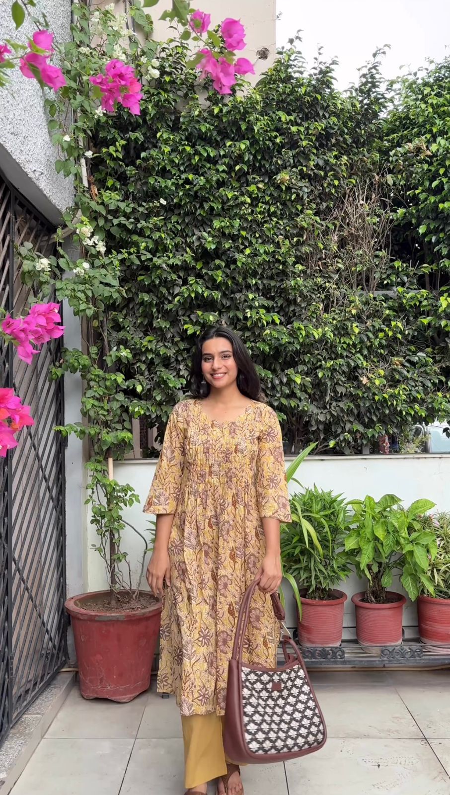 Ambar Phool Cotton Kurta Set