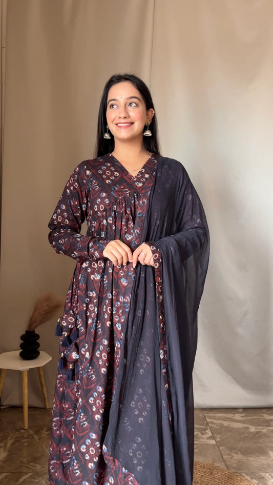 Reyya Black Gathered Sleeves Anarkali Set