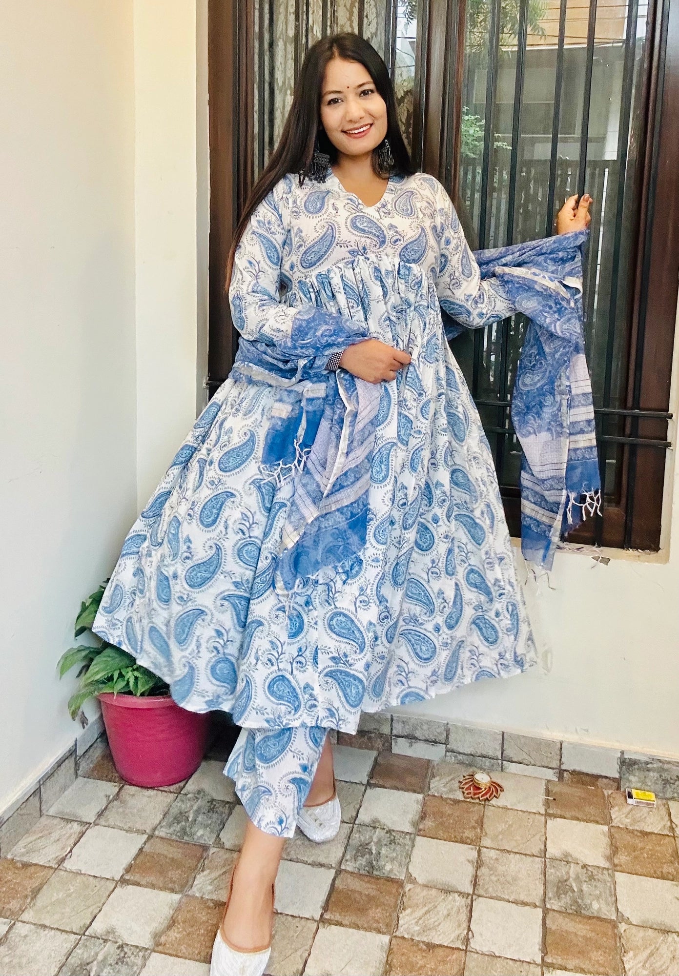 Blue & White Gher Suit Set